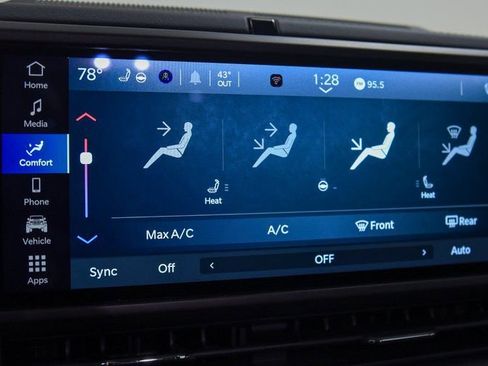 Used 2025 Jeep Wrangler Unlimited Sahara image 19