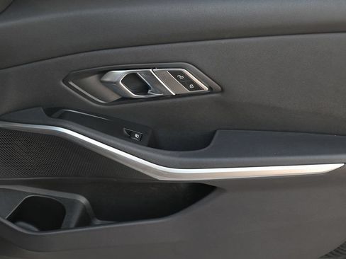 Used 2019 BMW 330i Sedan RWD image 16