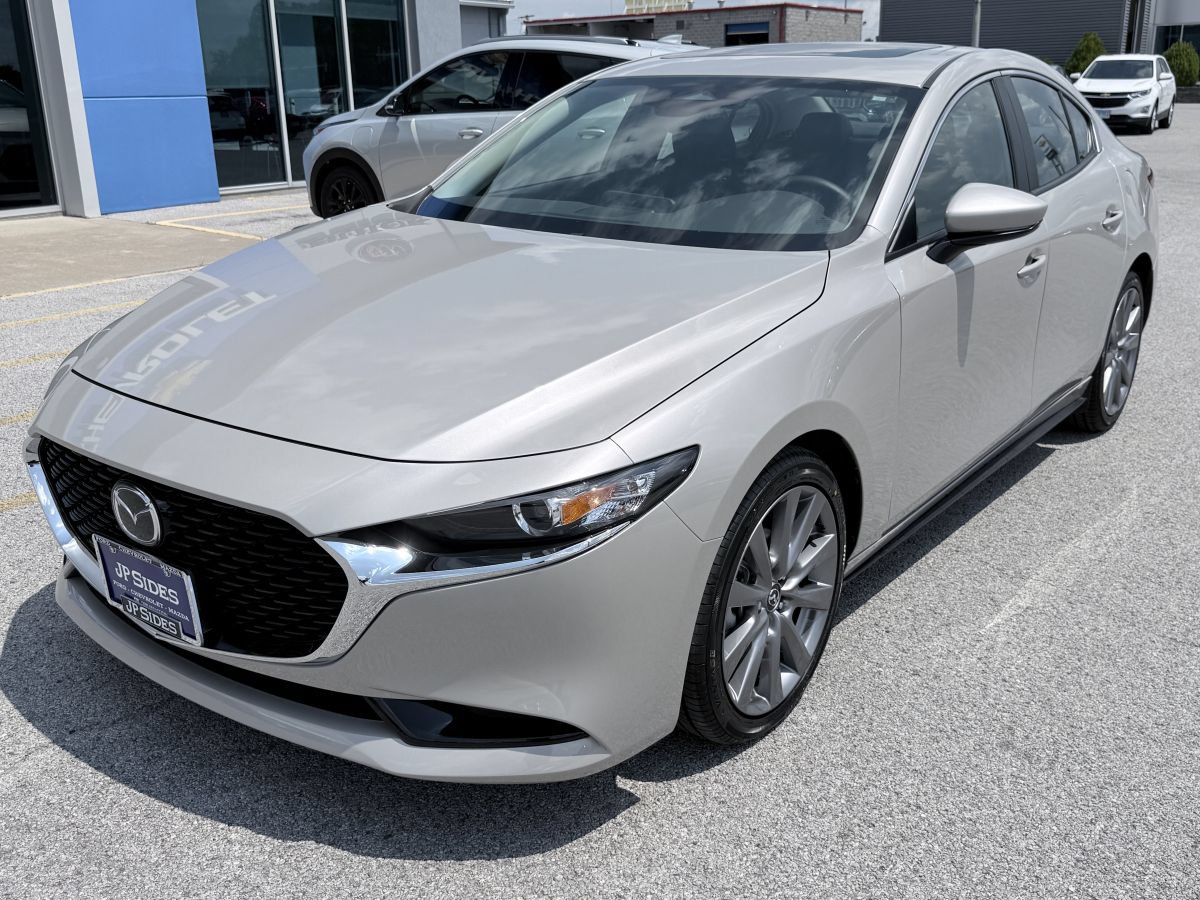 Used 2024 MAZDA MAZDA3 s FWD image 1