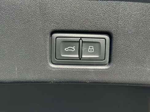 Used 2022 Audi Q4 e-tron Premium Plus image 13