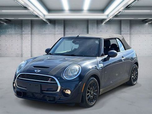 Used 2017 MINI Cooper S image 1