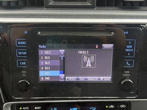 Used 2019 Toyota Corolla LE FWD image 7