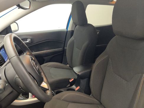 Used 2021 Jeep Compass Sport image 17