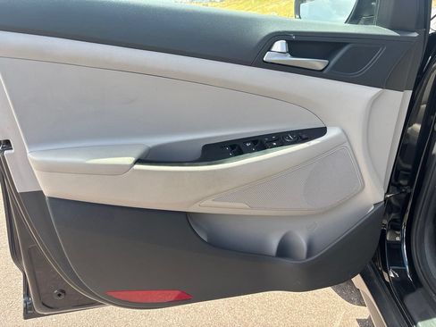 Used 2018 Hyundai Tucson SE AWD/4WD image 11