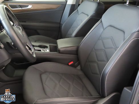 Certified 2024 Volkswagen Atlas SE FWD image 11