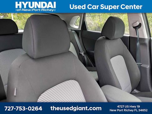 Used 2019 Hyundai Kona SE FWD image 6