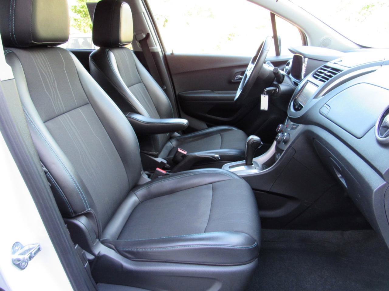 Used 2016 Chevrolet Trax LT w/ LT Convenience Package AWD/4WD image 6