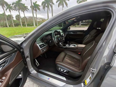 Used 2020 BMW 750i xDrive w/ Executive Package AWD/4WD image 4