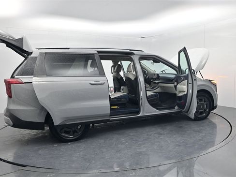 Certified 2025 Kia Carnival EX image 54
