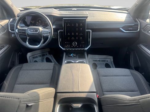 Used 2025 GMC Acadia Elevation image 14