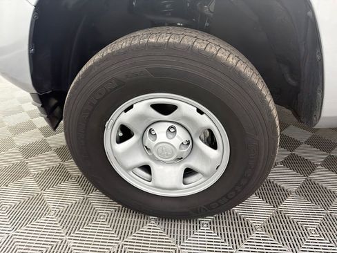 Used 2023 Toyota Tacoma SR AWD/4WD image 12