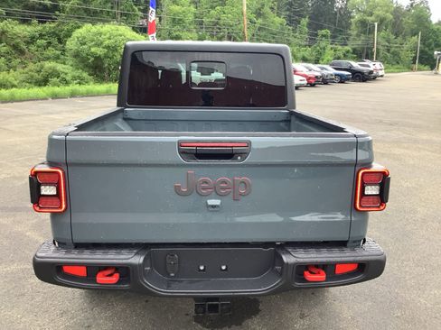 New 2025 Jeep Gladiator Rubicon w/ Convenience Group image 6