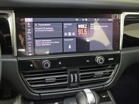 Certified 2026 Porsche Macan image 26