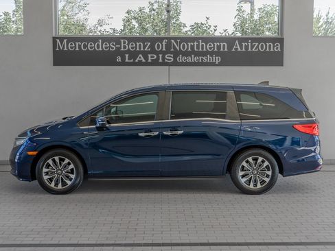 Used 2024 Honda Odyssey EX-L image 2