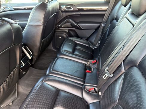 Used 2018 Porsche Cayenne S AWD/4WD image 26