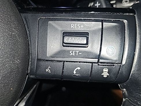 Used 2022 Nissan Pathfinder Platinum w/ Cargo Package FWD image 9