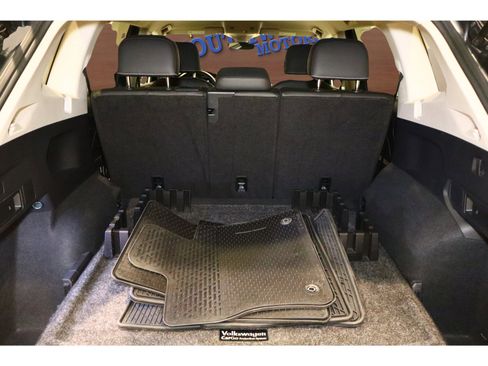 Used 2023 Volkswagen Tiguan SE image 17