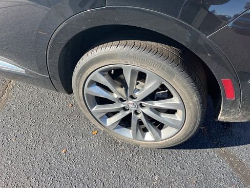 Used 2022 Buick Envision Avenir w/ Technology Package II image 29