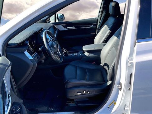 Certified 2023 Cadillac XT5 Premium Luxury w/ LPO, Floor Liner Package image 21