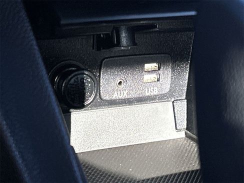 Used 2017 Subaru Legacy 3.6R Limited image 26