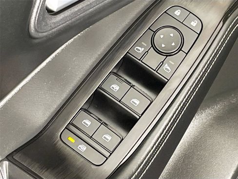 Used 2025 Nissan Rogue SV image 19