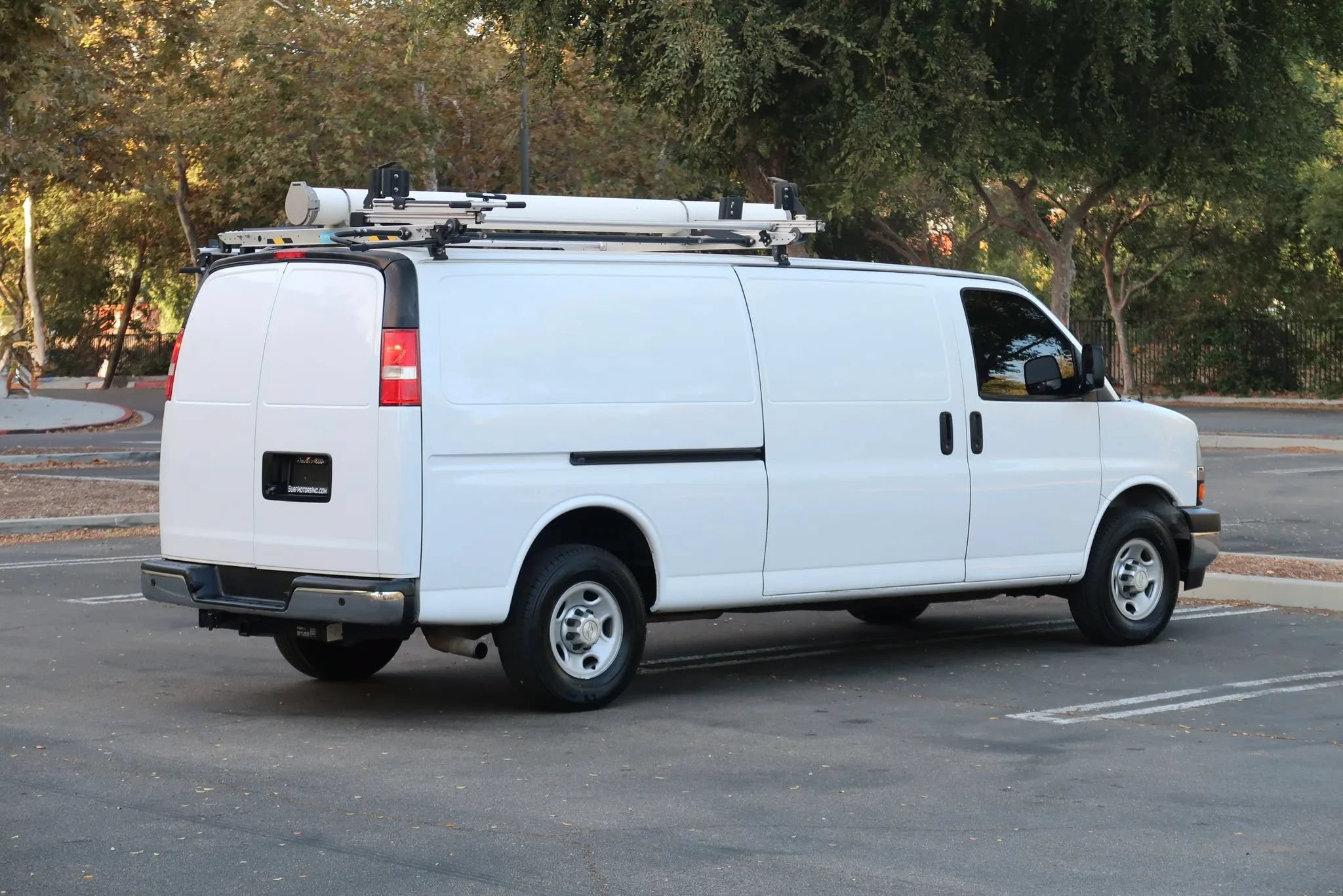 Used 2017 Chevrolet Express 2500 Extended RWD image 8