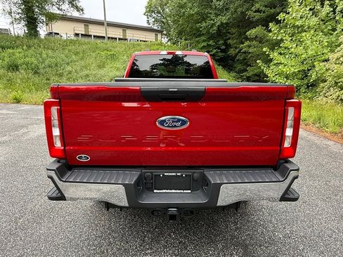 Used 2024 Ford F250 XLT AWD/4WD image 7