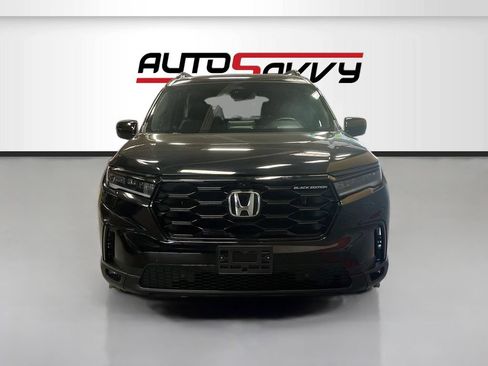 Used 2025 Honda Pilot Black Edition image 2
