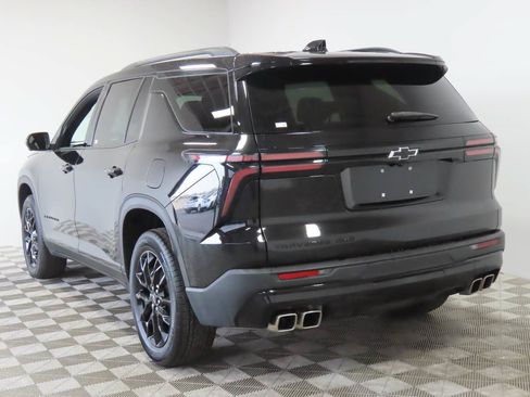 Certified 2025 Chevrolet Traverse LT w/ Midnight/Sport Edition AWD/4WD image 3