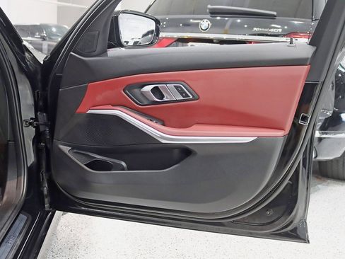 Used 2023 BMW 330i xDrive Sedan w/ Premium Package image 33