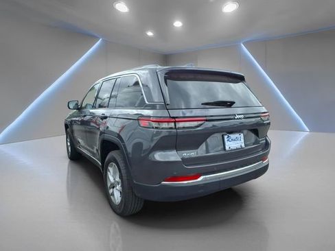Used 2024 Jeep Grand Cherokee Laredo X AWD/4WD image 3