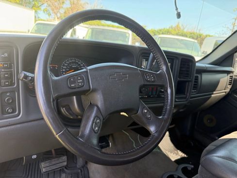 Used 2004 Chevrolet Silverado 3500 LS w/ Heavy-Duty Power Package image 11