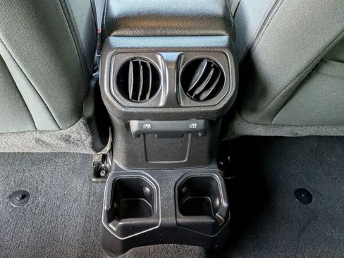 Used 2020 Jeep Wrangler Unlimited Sport S image 25