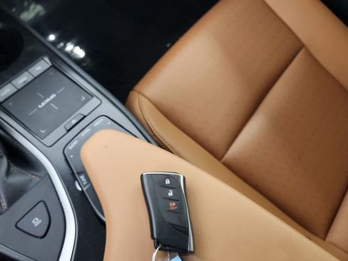 Used 2021 Lexus UX 200 w/ Accessory Package (Z2) FWD image 21