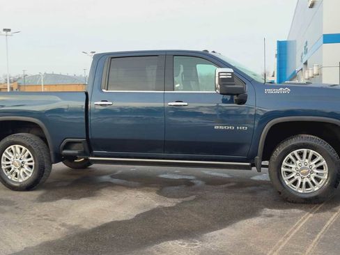 Used 2023 Chevrolet Silverado 2500 High Country w/ Z71 Off-Road Package image 9