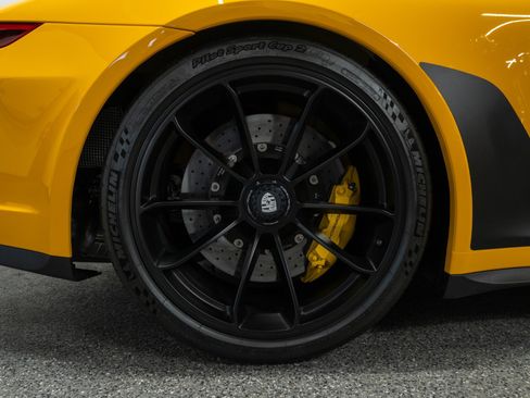 Used 2019 Porsche 911 Speedster RWD image 45