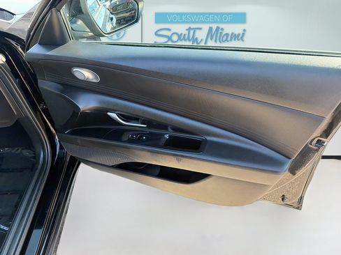 Used 2023 Hyundai Elantra SEL FWD image 32
