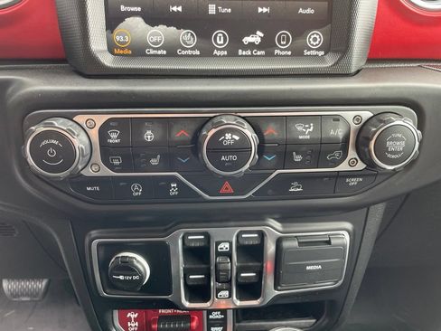 Used 2023 Jeep Wrangler Unlimited Rubicon w/ Xtreme 35 Tire Package AWD/4WD image 32