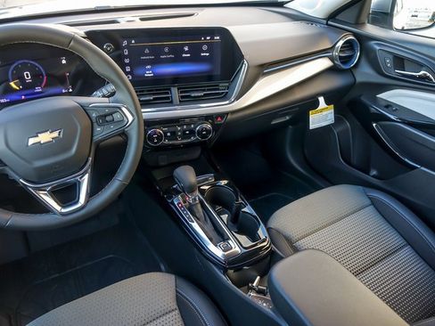 New 2026 Chevrolet Trax LT w/ Driver Confidence Package image 17