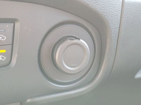 Used 2022 Nissan Frontier SV AWD/4WD image 28