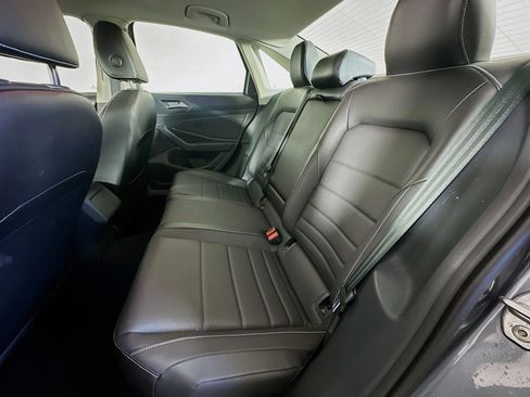 Used 2023 Volkswagen Jetta SE w/ Panoramic Sunroof Package FWD image 26