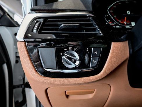 Used 2023 BMW 530i xDrive w/ Premium Package AWD/4WD image 38