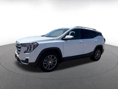 Used 2024 GMC Terrain SLT AWD/4WD image 8