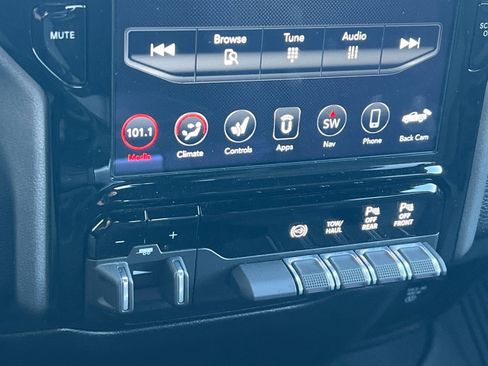 Used 2021 RAM 2500 Big Horn w/ Level 2 Equipment Group image 22