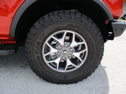 Certified 2024 Ford Bronco Badlands image 9