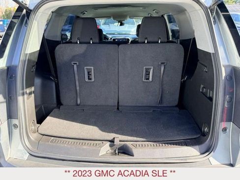 Used 2023 GMC Acadia SLE image 12