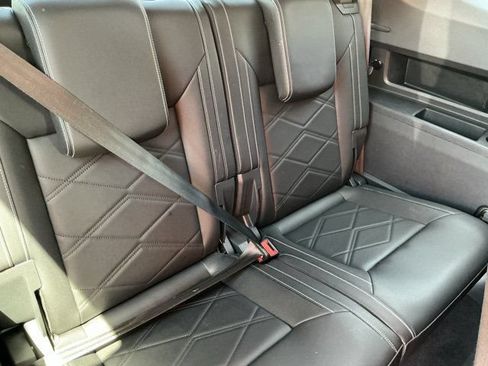 Used 2025 Volkswagen Atlas SE AWD/4WD image 20