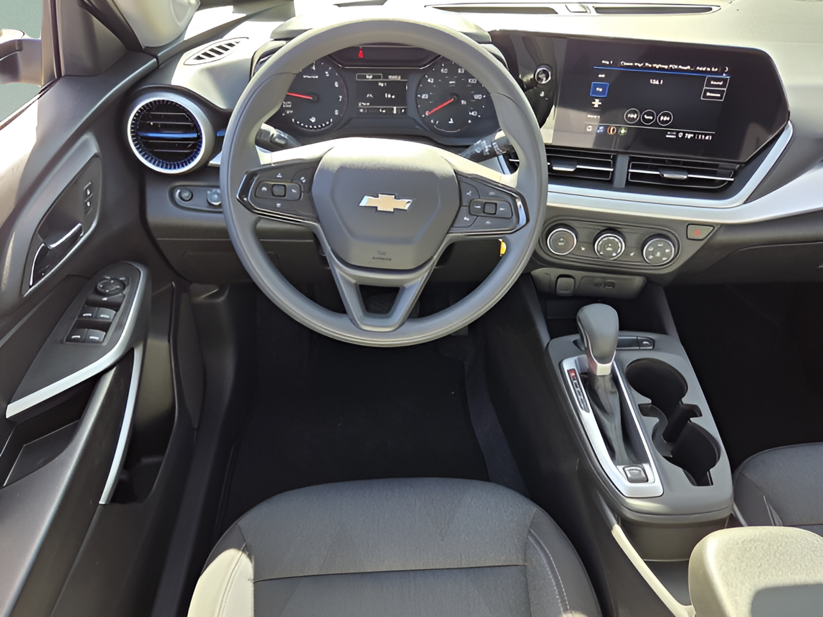 New 2026 Chevrolet Trax LS w/ LS Convenience Package FWD image 12