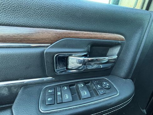 Used 2014 RAM 1500 Laramie w/ Convenience Group image 9
