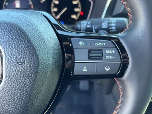 Used 2025 Honda Pilot Sport image 13